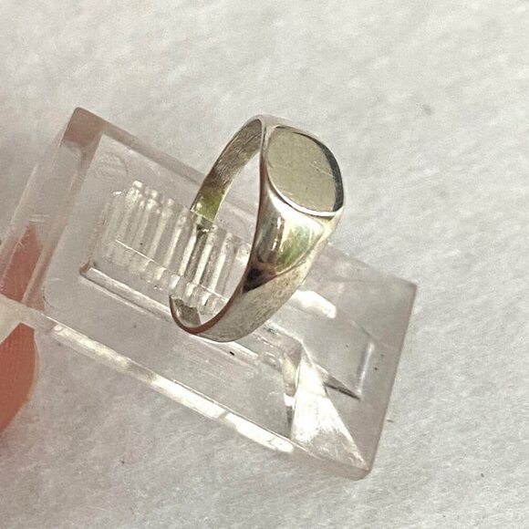 VTG Sterling Silver 925 Very Tiny Blank Baby Signet Ring < Size 1 Baby Ring - Picture 16 of 16